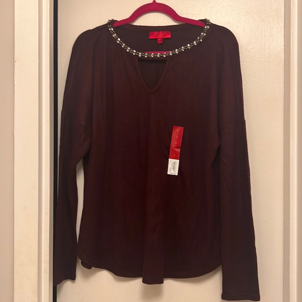 Jewel, necked sweater with keyhole
